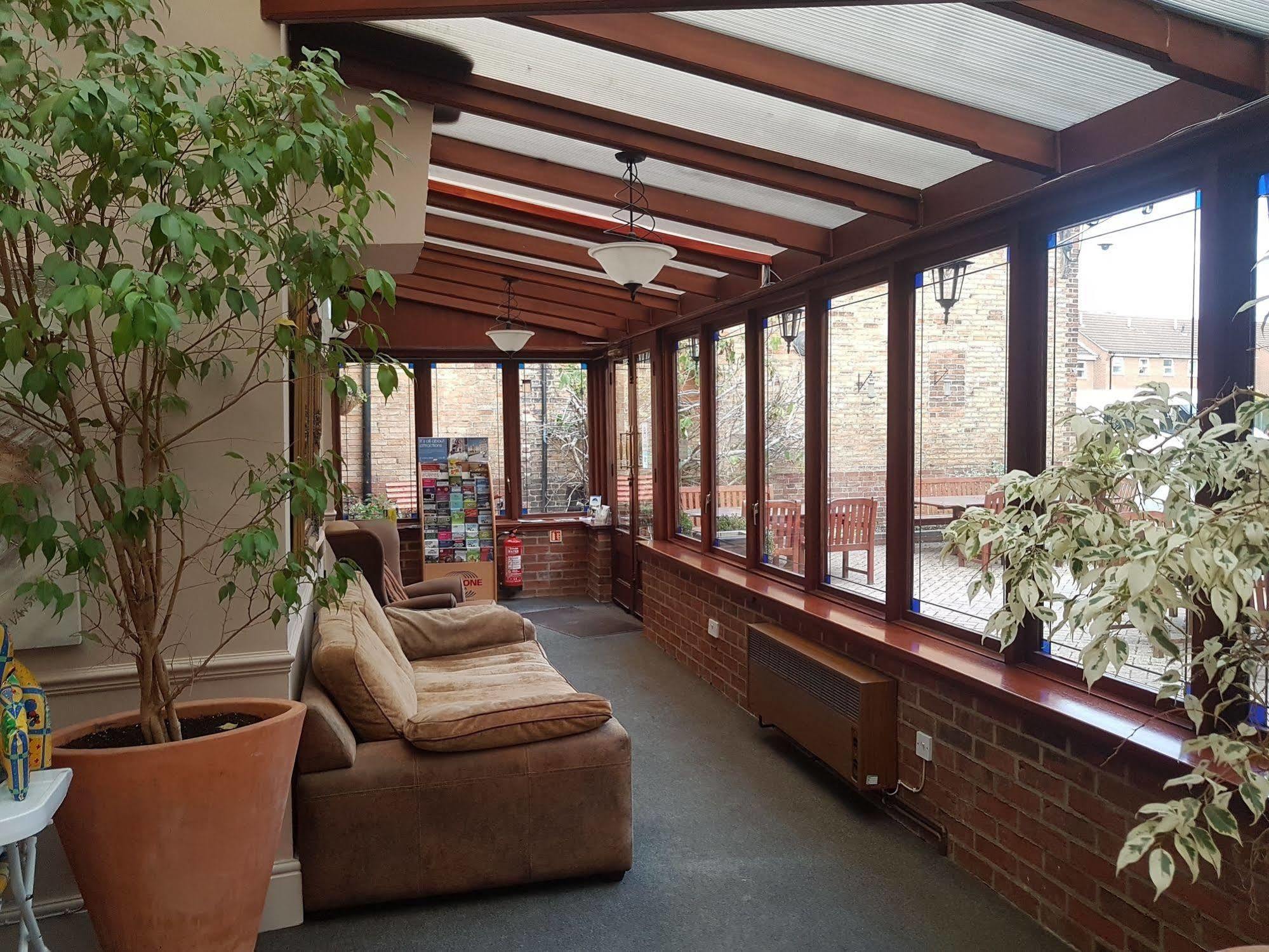 Millgate House Hotel 3*