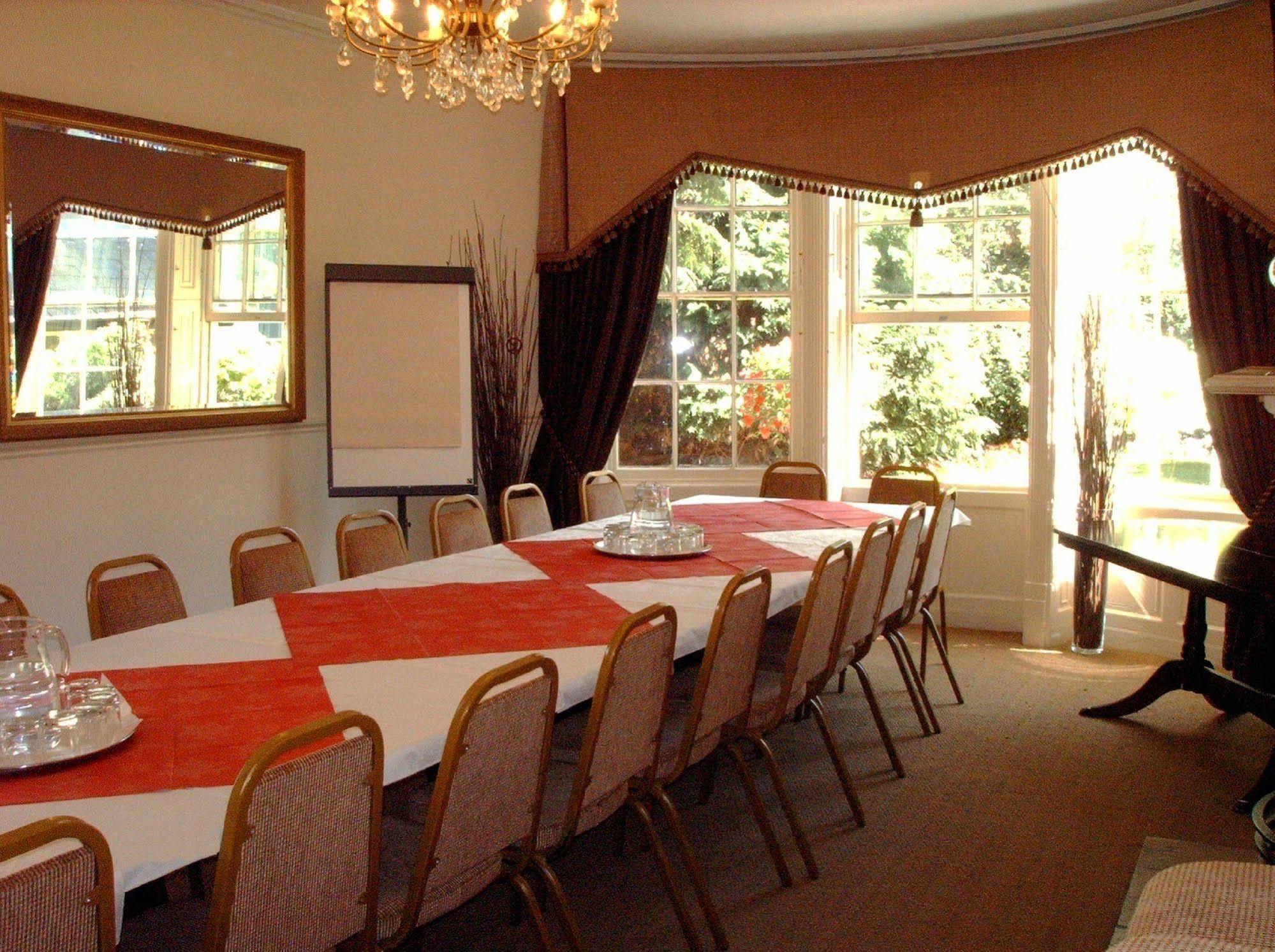 Millgate House 3*