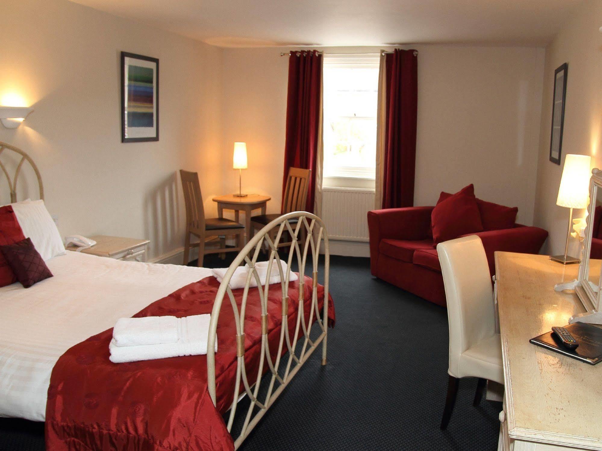 Millgate House 3*